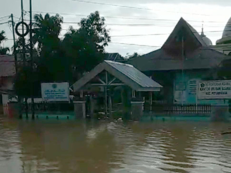 Kemenag Segera Tangani KUA Terdampak Banjir di Kabupaten Luwu