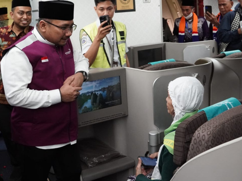 Ikhtiar Haji Ramah Lansia, dari Pendampingan hingga Kursi Bisnis Pesawat